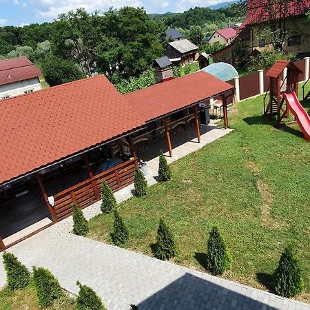 Casa La Danut Hotel Viseu de Jos Luaran gambar