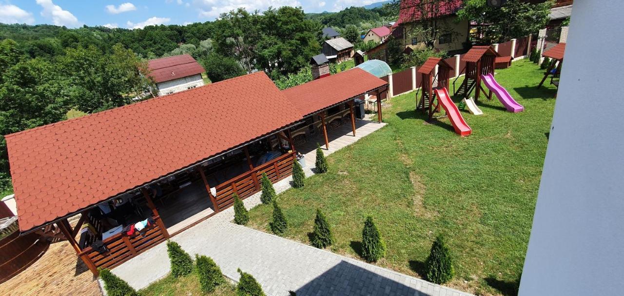 Casa La Danut Hotel Viseu de Jos Luaran gambar