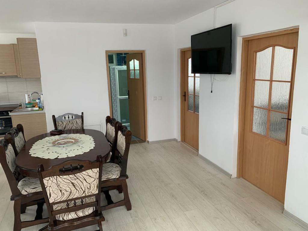 Casa La Danut Hotel Viseu de Jos Luaran gambar